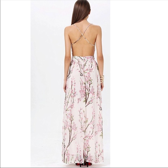 Gorgeous floral backless maxi dress - Picture 3 of 7